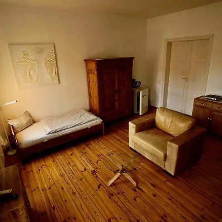 Auf Der Dominsel-domlinden Apartment